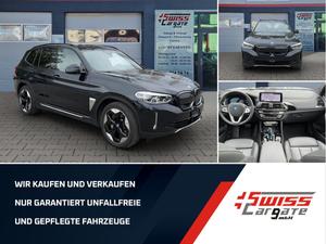 BMW iX3 Impressive mit Panoramadach